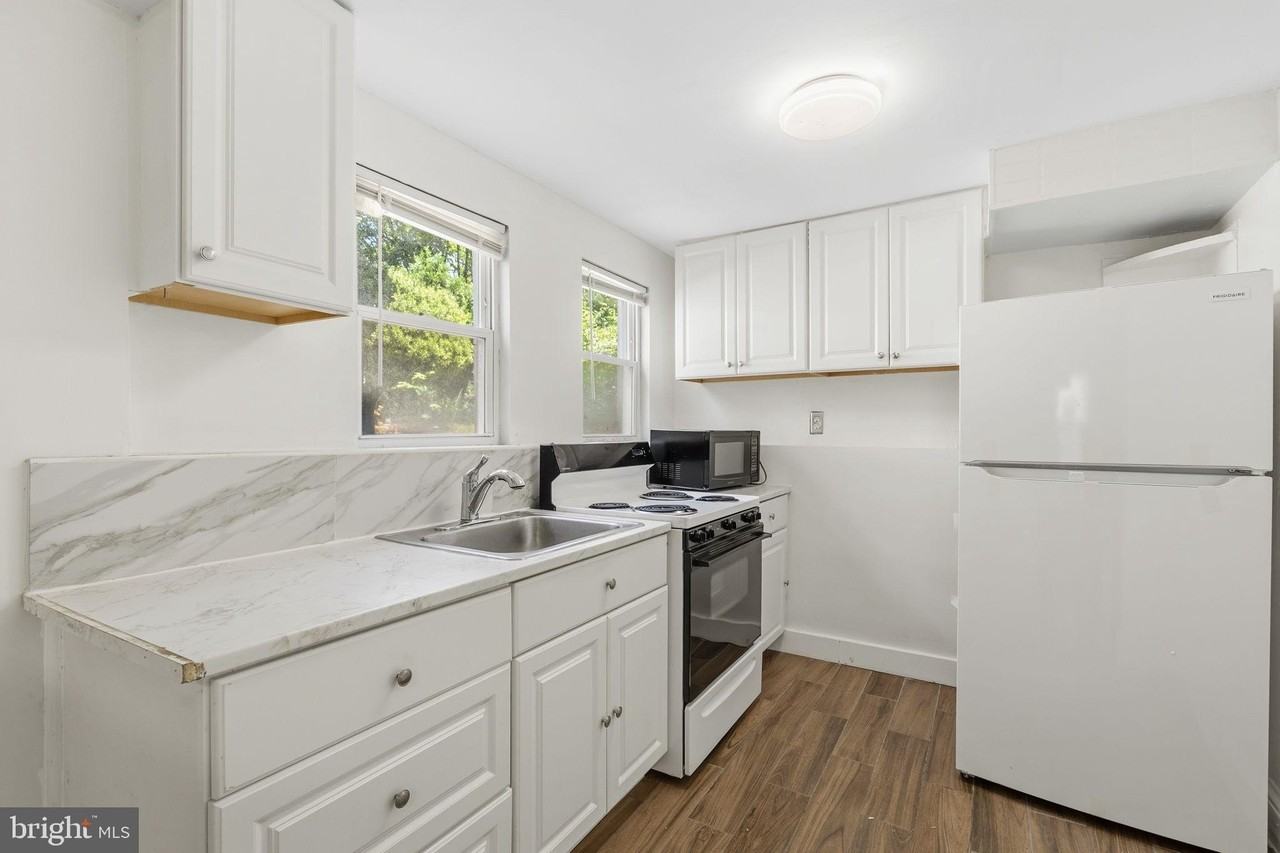 7126 Carroll Ave #4 - Photo 4 of 18