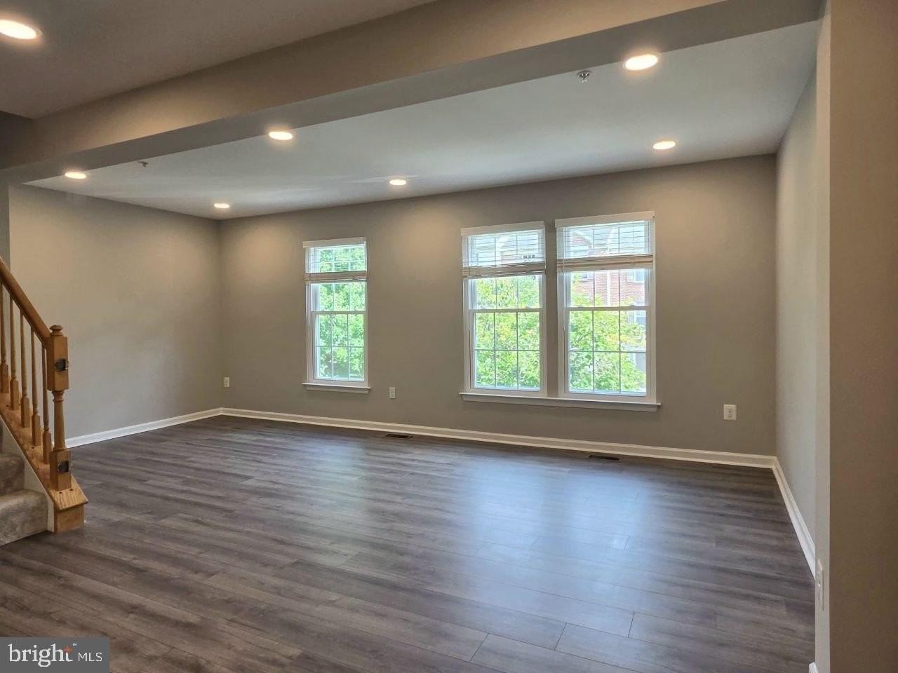 4613 Ripley Manor Ter - Photo 5 of 39