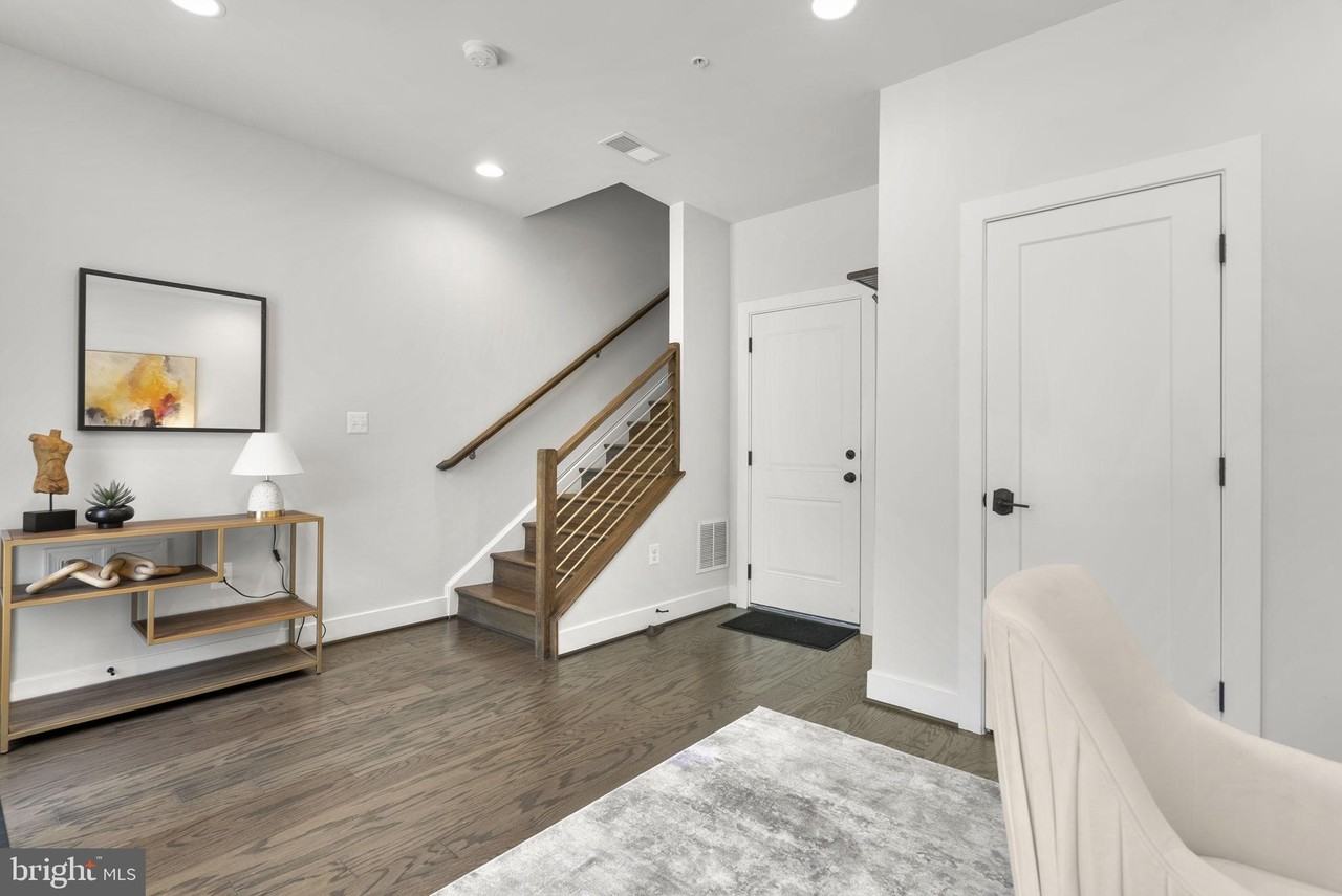820 Thompson Cres #26 - Photo 6 of 39