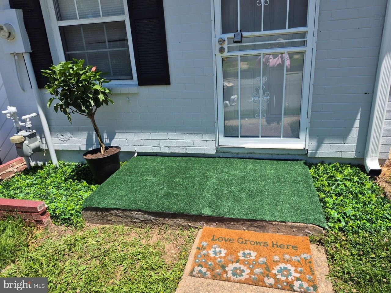 1835 Village Green Dr - Photo 6 of 12
