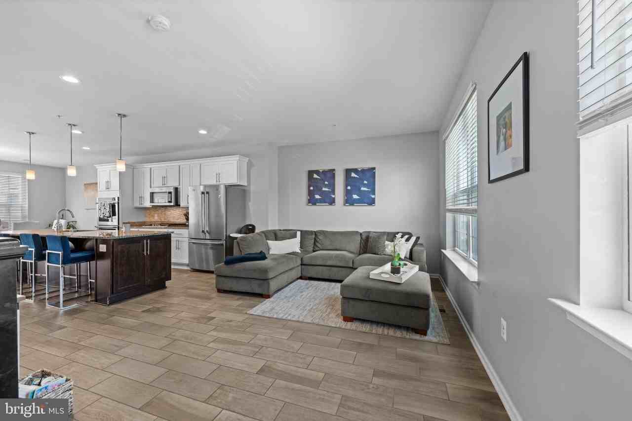 10607 Meridian Hill Way - Photo 5 of 27