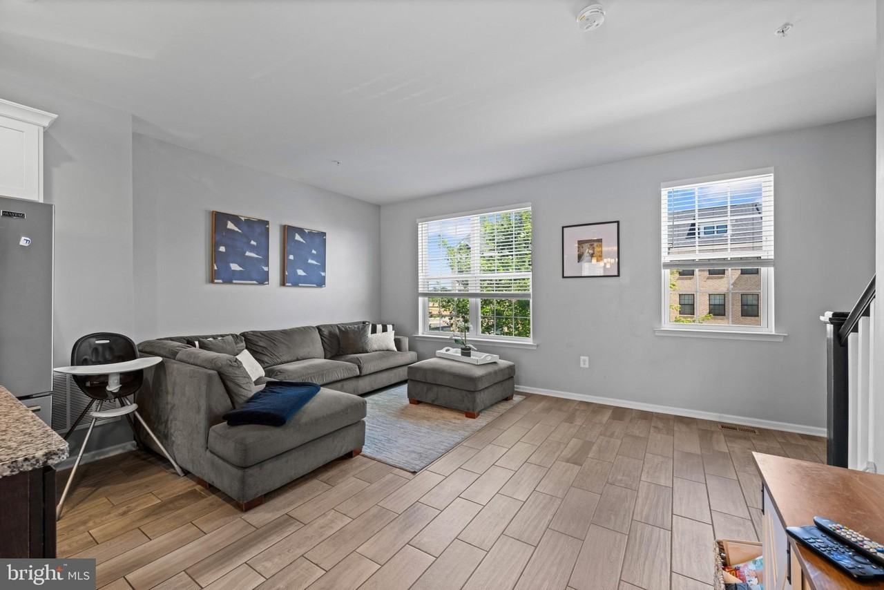 10607 Meridian Hill Way - Photo 6 of 27