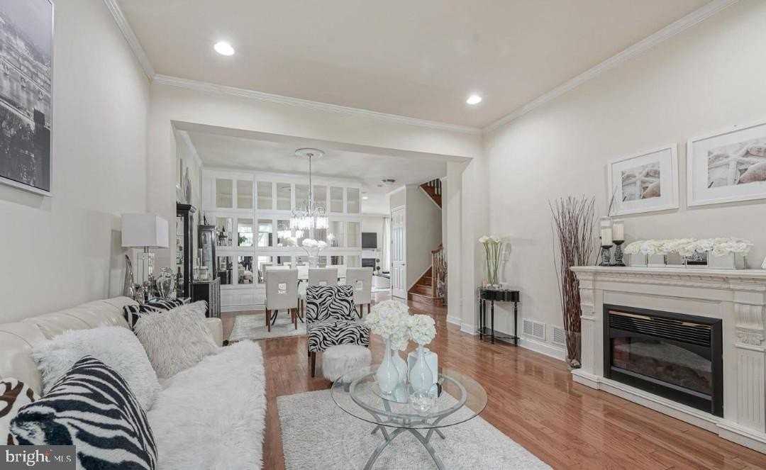 4204 Lexington Ct - Photo 3 of 46