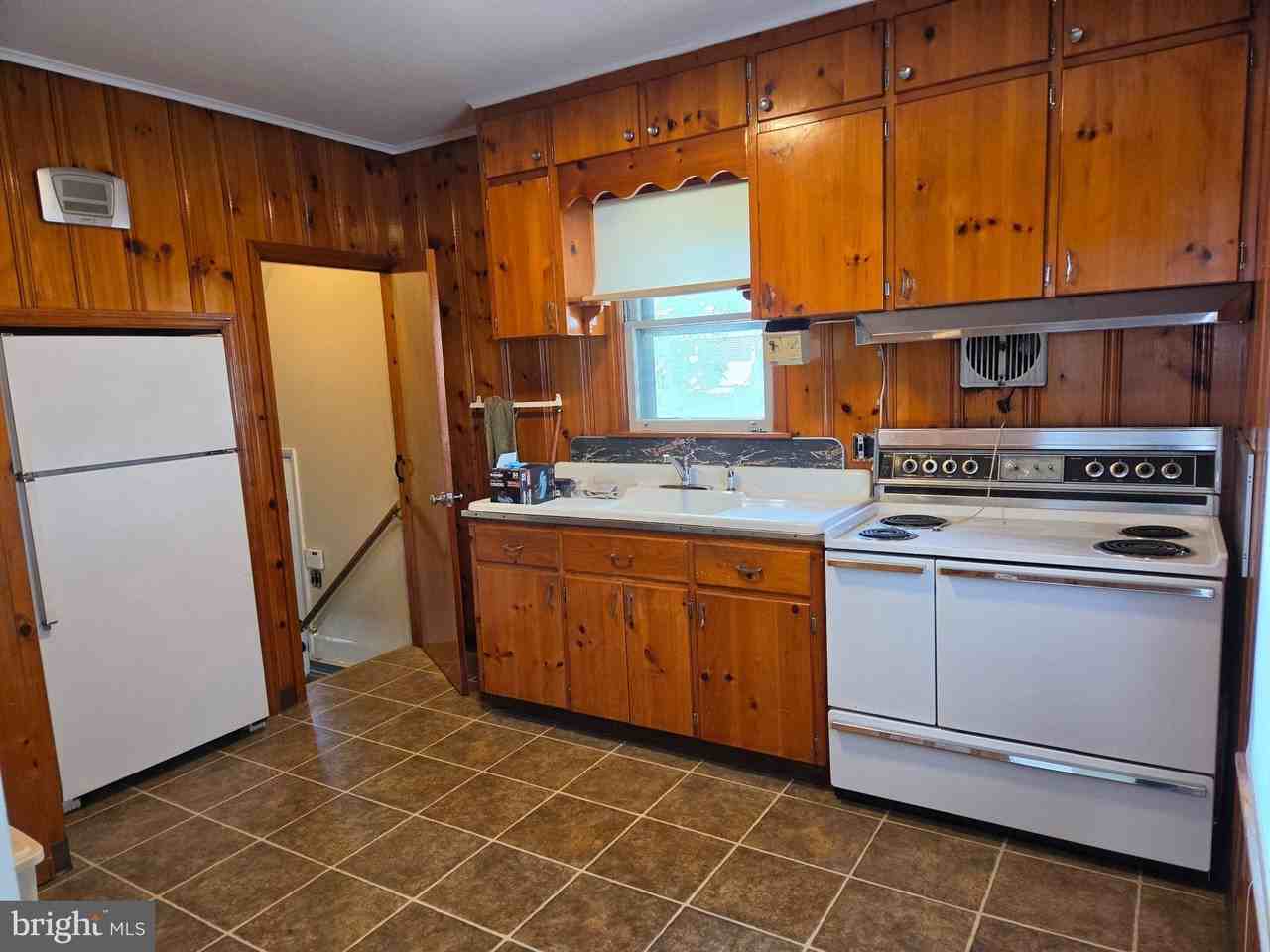 14 E Evesham Rd - Photo 4 of 13