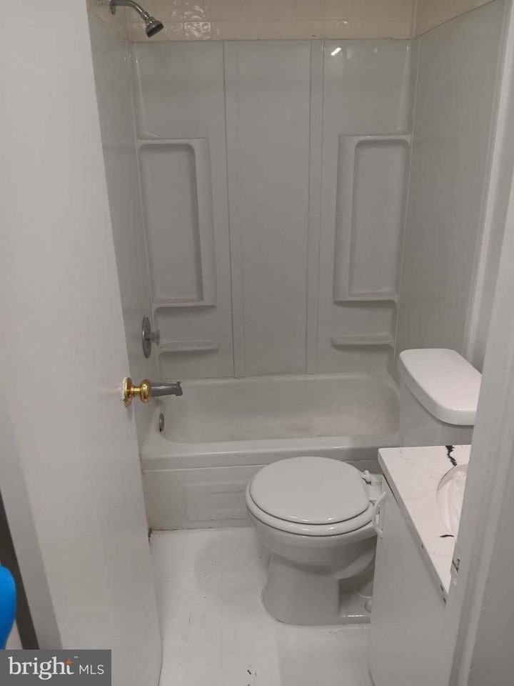 541 Haddon Ave #2ndFL - Photo 5 of 12