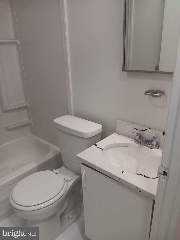 541 Haddon Ave #2ndFL - Photo 6 of 12