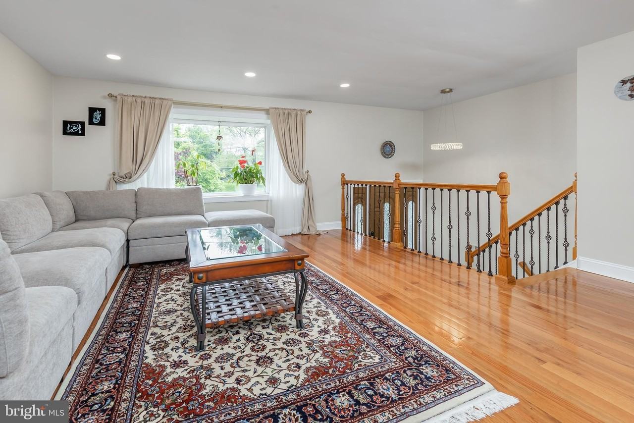 42 Regent Rd - Photo 2 of 35