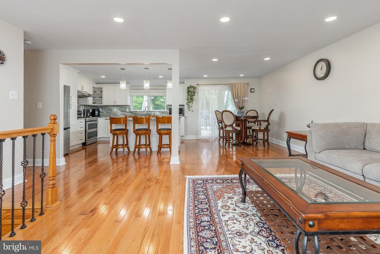 42 Regent Rd - Photo 4 of 35
