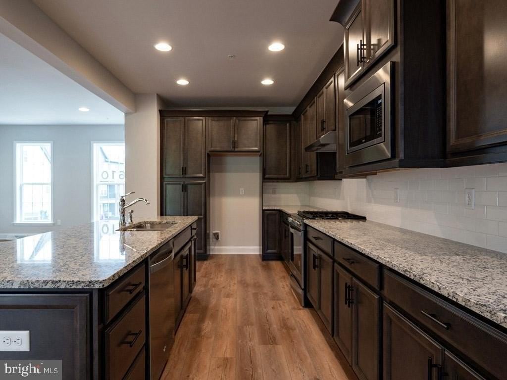 1367 Station House Ln - Photo 7 of 50