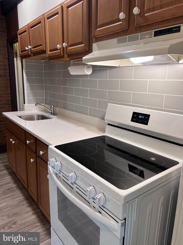 202 Buchanan St #7 - Photo 6 of 8