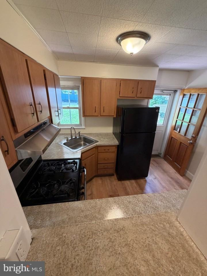 1629 Lincoln Ave #1 - Photo 5 of 29