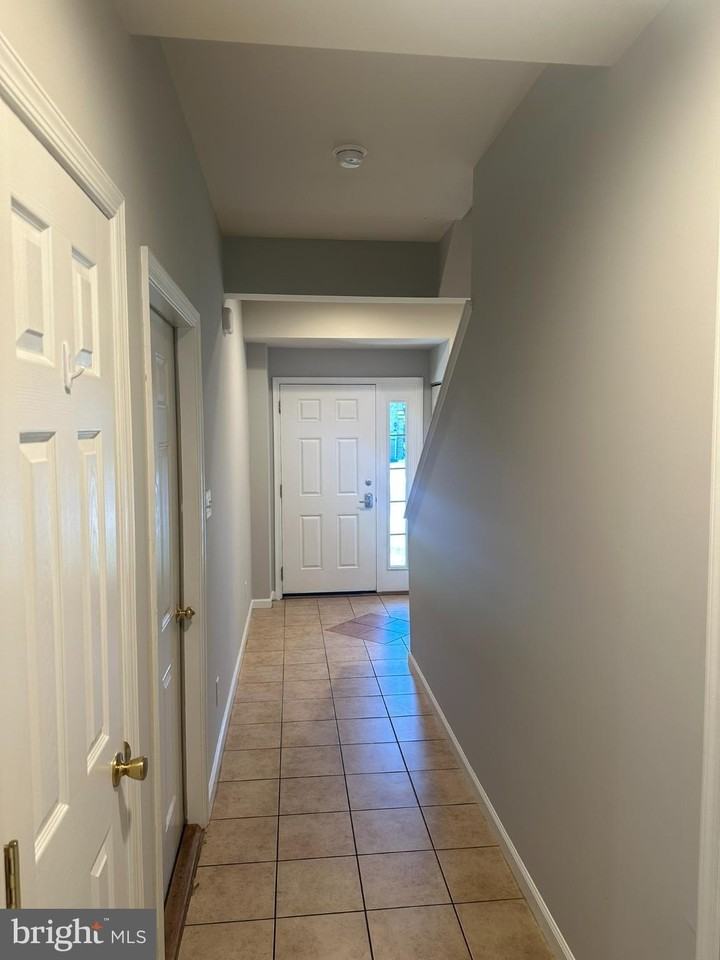 250 Merriweather Dr - Photo 2 of 14