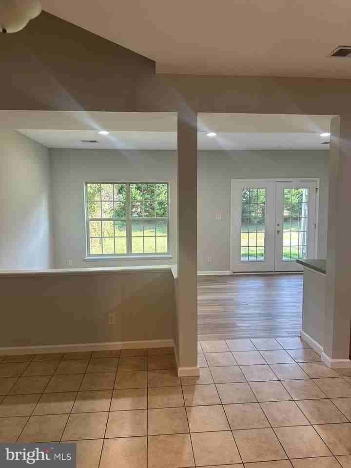 250 Merriweather Dr - Photo 5 of 14