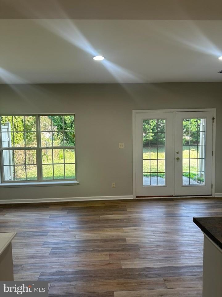 250 Merriweather Dr - Photo 6 of 14
