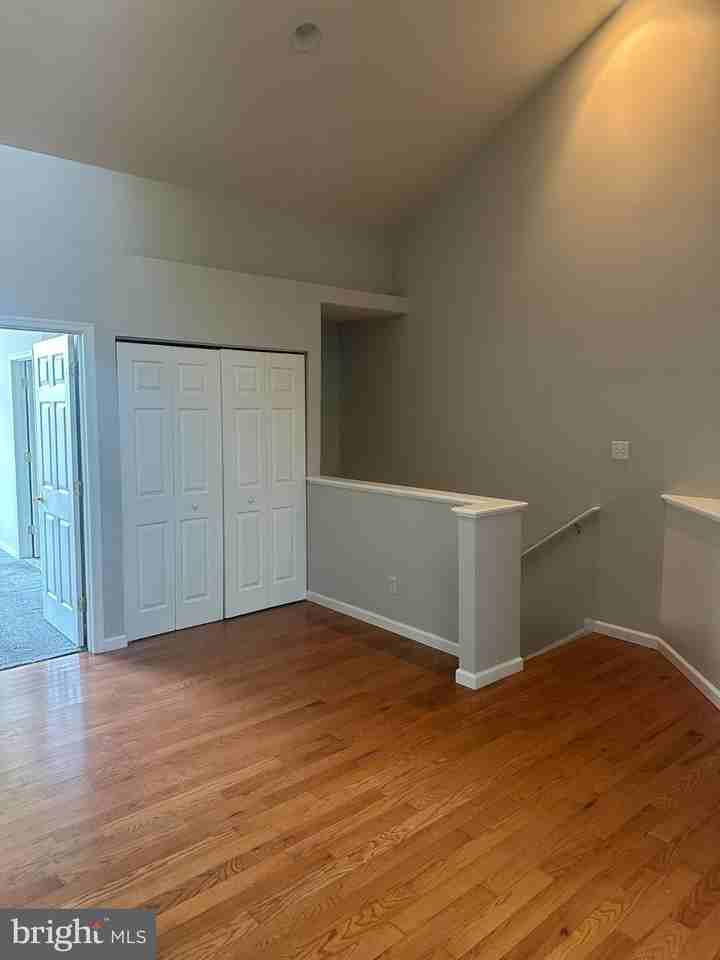 250 Merriweather Dr - Photo 7 of 14