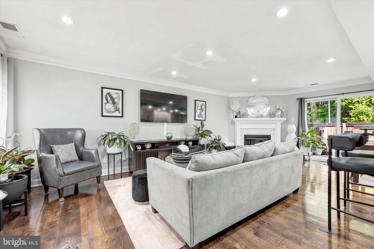 1750 Oakwood Ter #17A - Photo 6 of 27