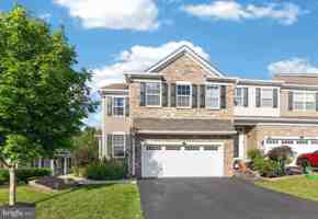 featured image of 271 Fairfield Cir W