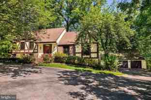 644 Robinson Ln - Photo 1 of 1