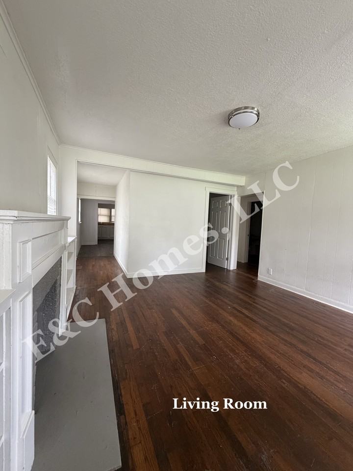 2805 Denver St #1 - Photo 3 of 17