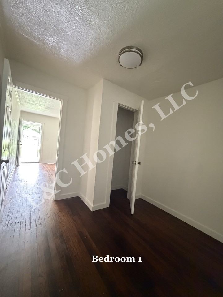 2805 Denver St #1 - Photo 5 of 17