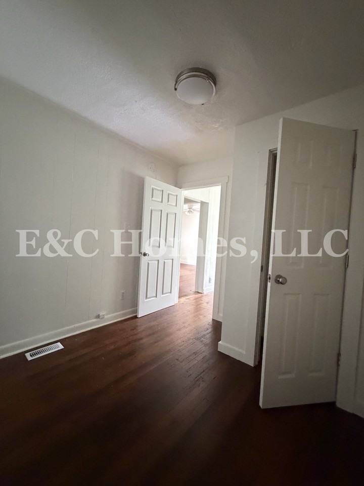 2805 Denver St #1 - Photo 6 of 17