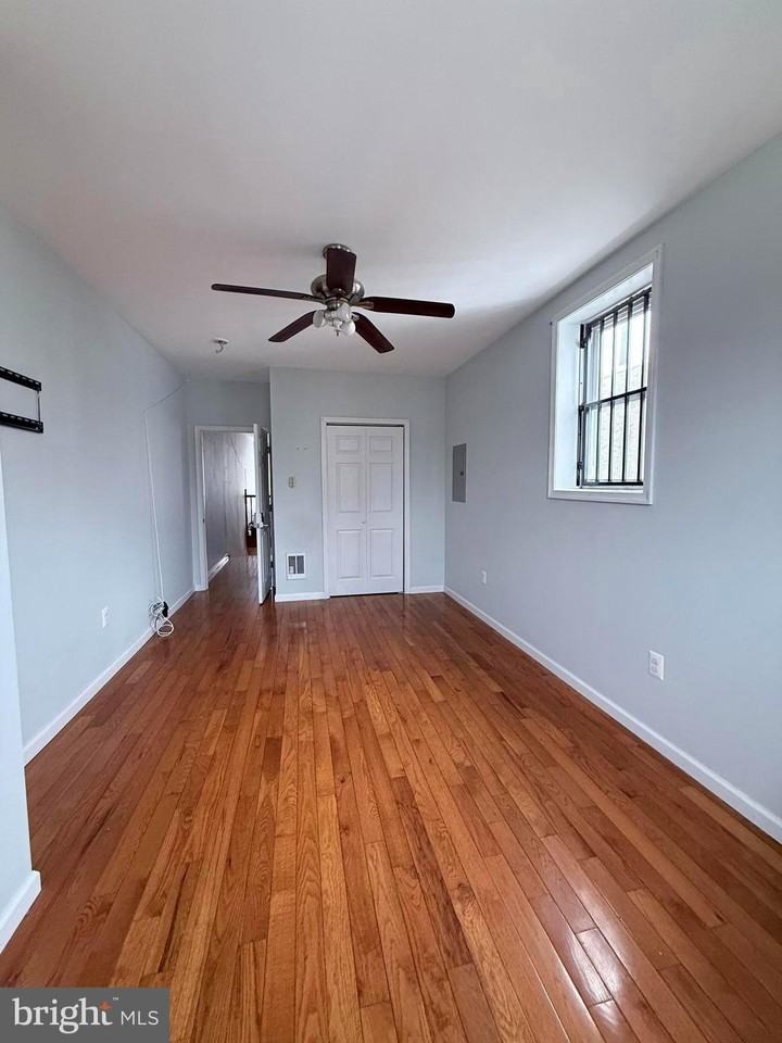 3334 N Front St - Photo 4 of 7