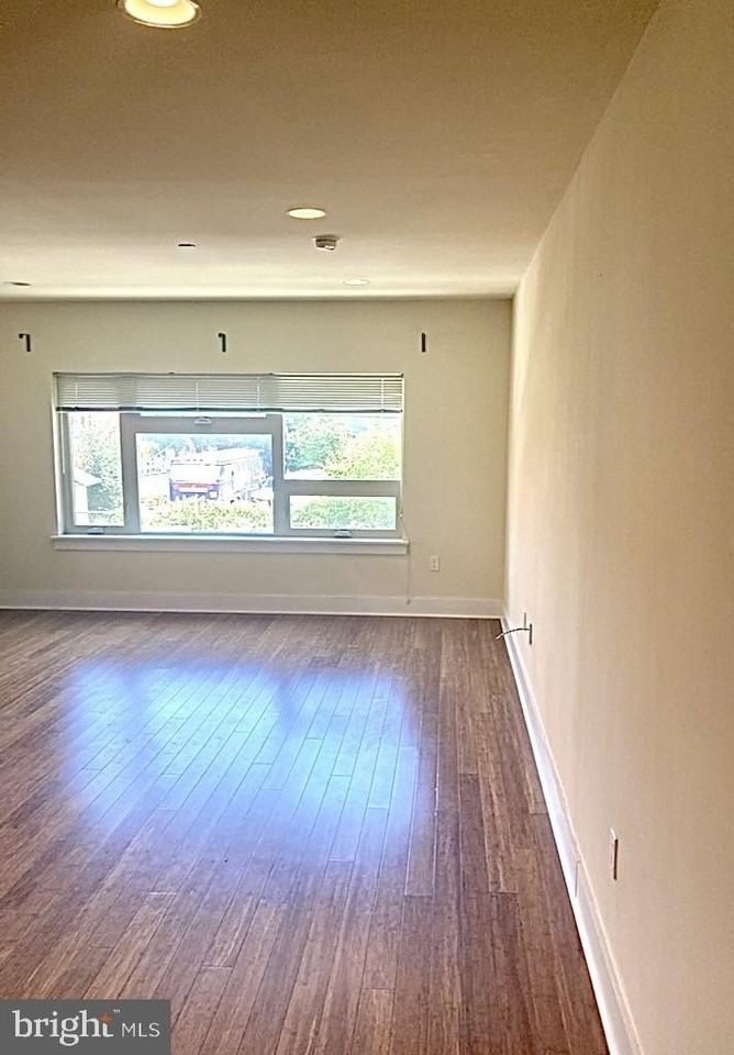 1430 N Cadwallader St #3 - Photo 2 of 9