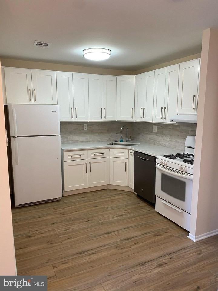 9926 Haldeman Ave #9B - Photo 4 of 11