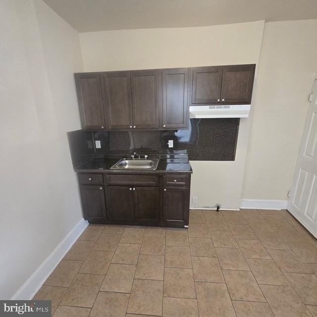 3022 Agate St - Photo 3 of 10