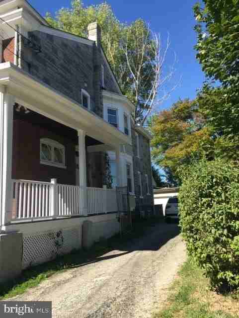482 Martin St - Photo 2 of 27