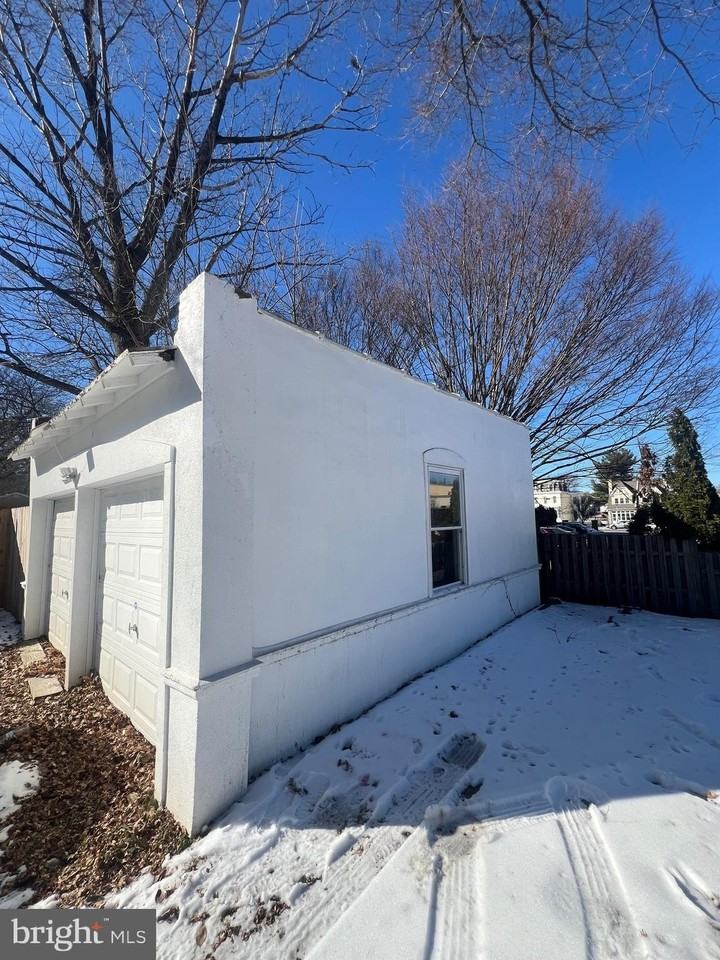482 Martin St - Photo 5 of 27