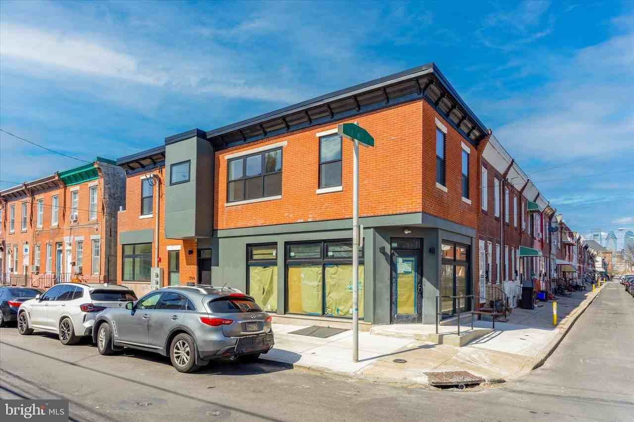 1754 S Chadwick St #1 - Photo 2 of 15