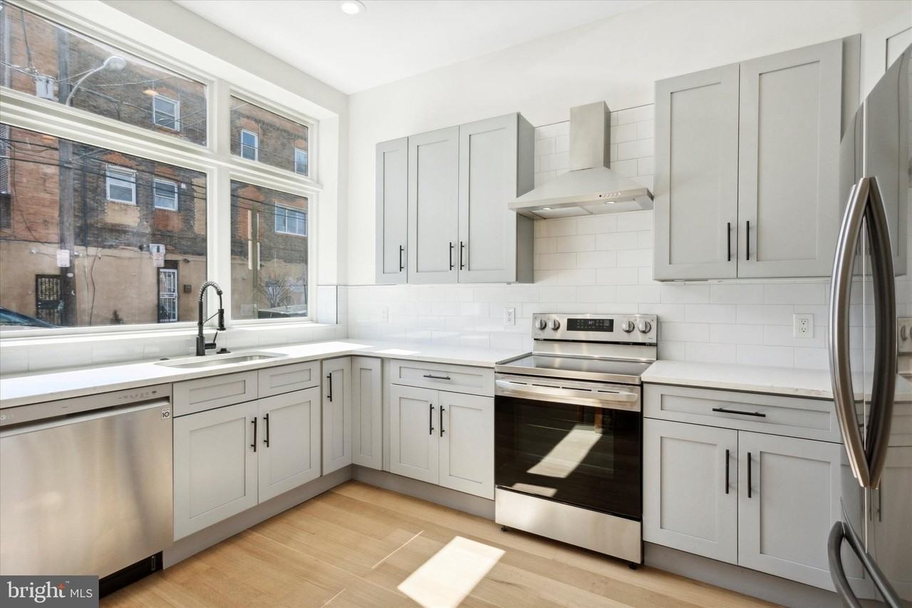 1754 S Chadwick St #1 - Photo 5 of 15