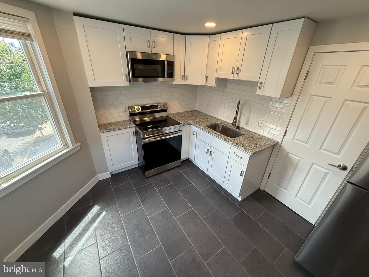 1300 Marlborough St #B - Photo 6 of 17