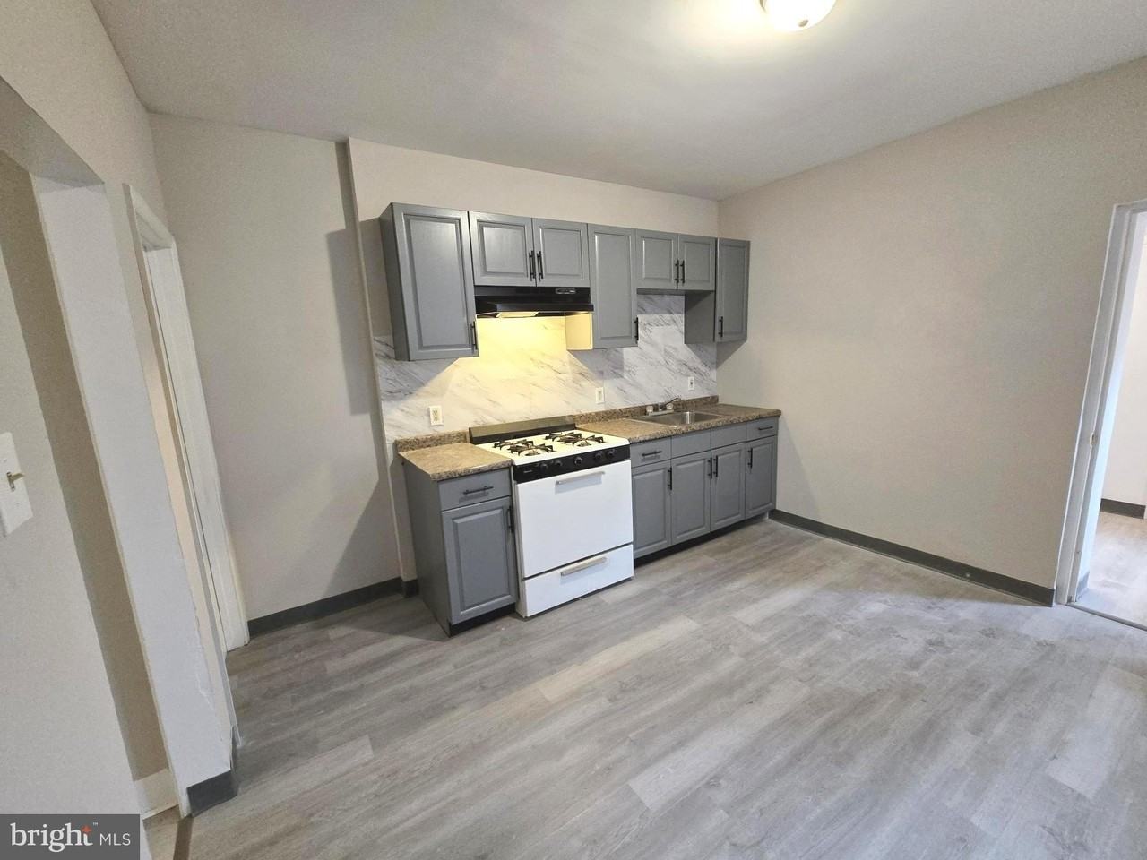 5109 N Fairhill St - Photo 6 of 21