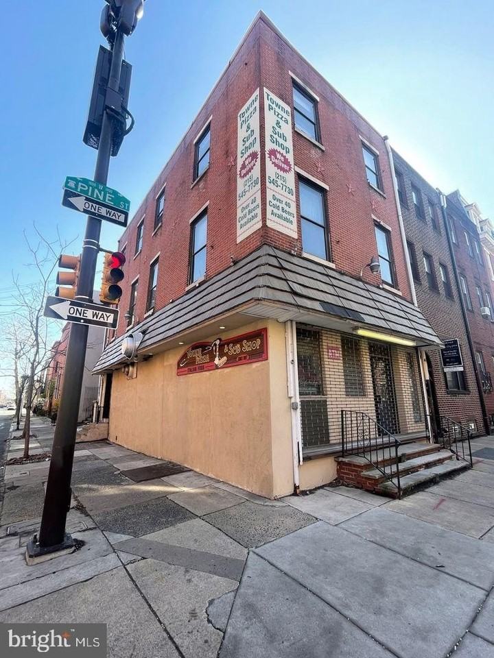 1900 Pine St #2R - Photo 2 of 18