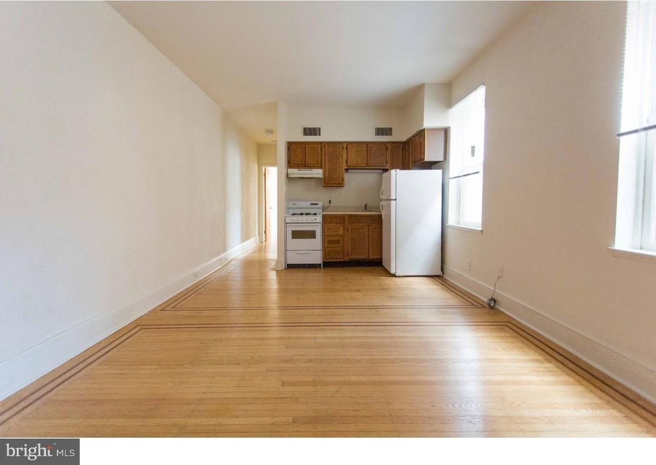 721 Spruce St #1R - Photo 5 of 12
