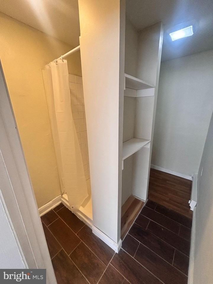 4705 Longshore Ave - Photo 3 of 7