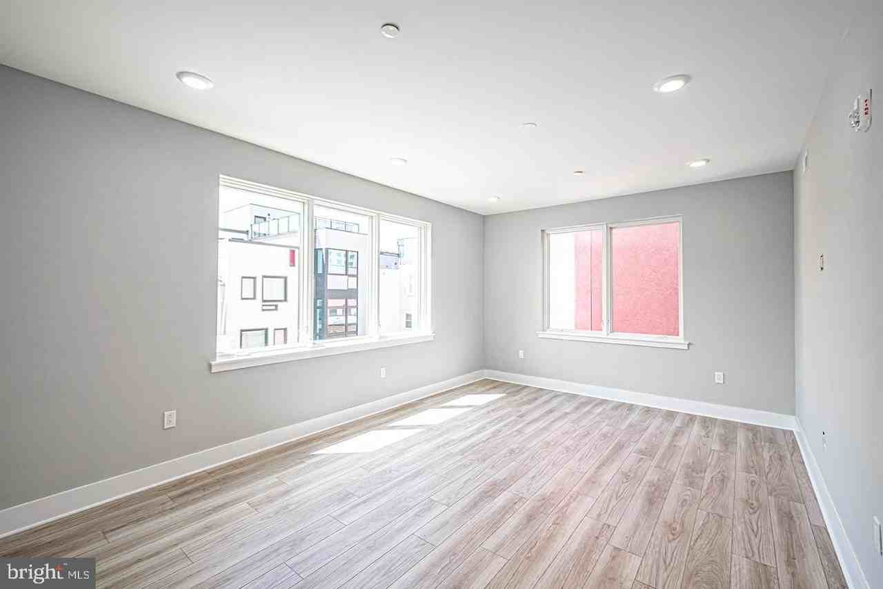 746 S 16th St #2B - Photo 4 of 13