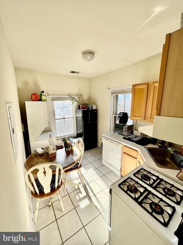 4253 Ridge Ave #3F - Photo 6 of 10