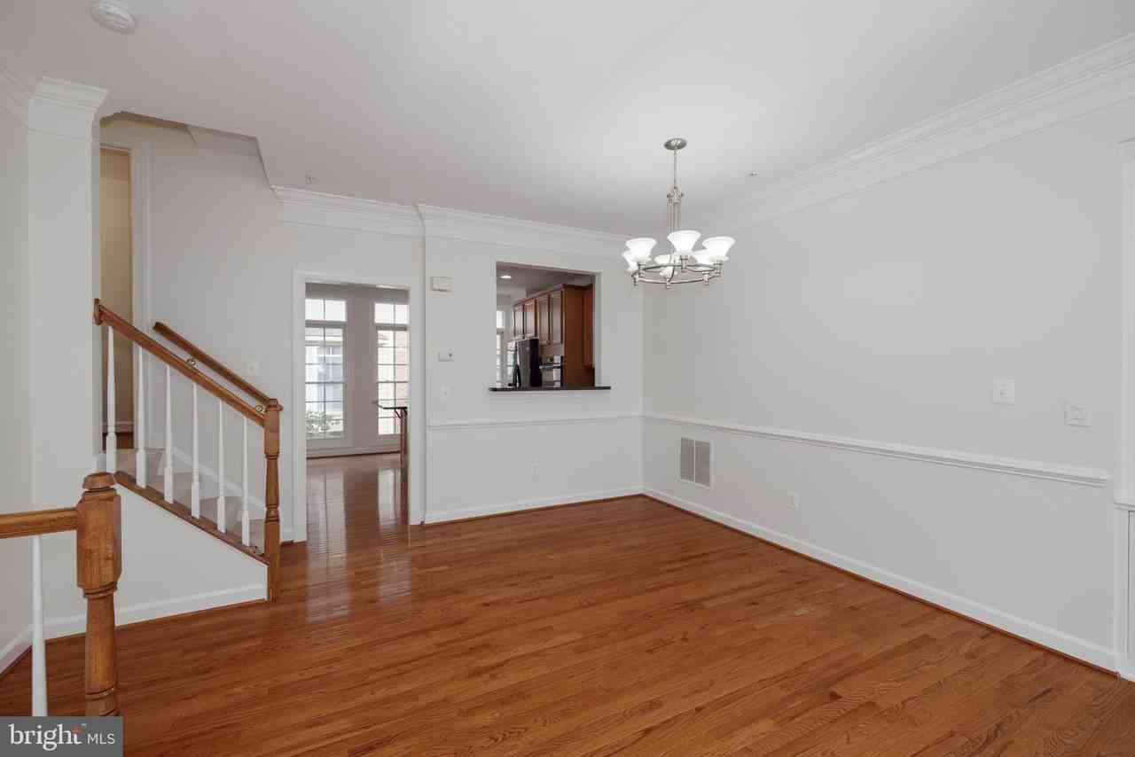 5180 Brawner Pl - Photo 3 of 50