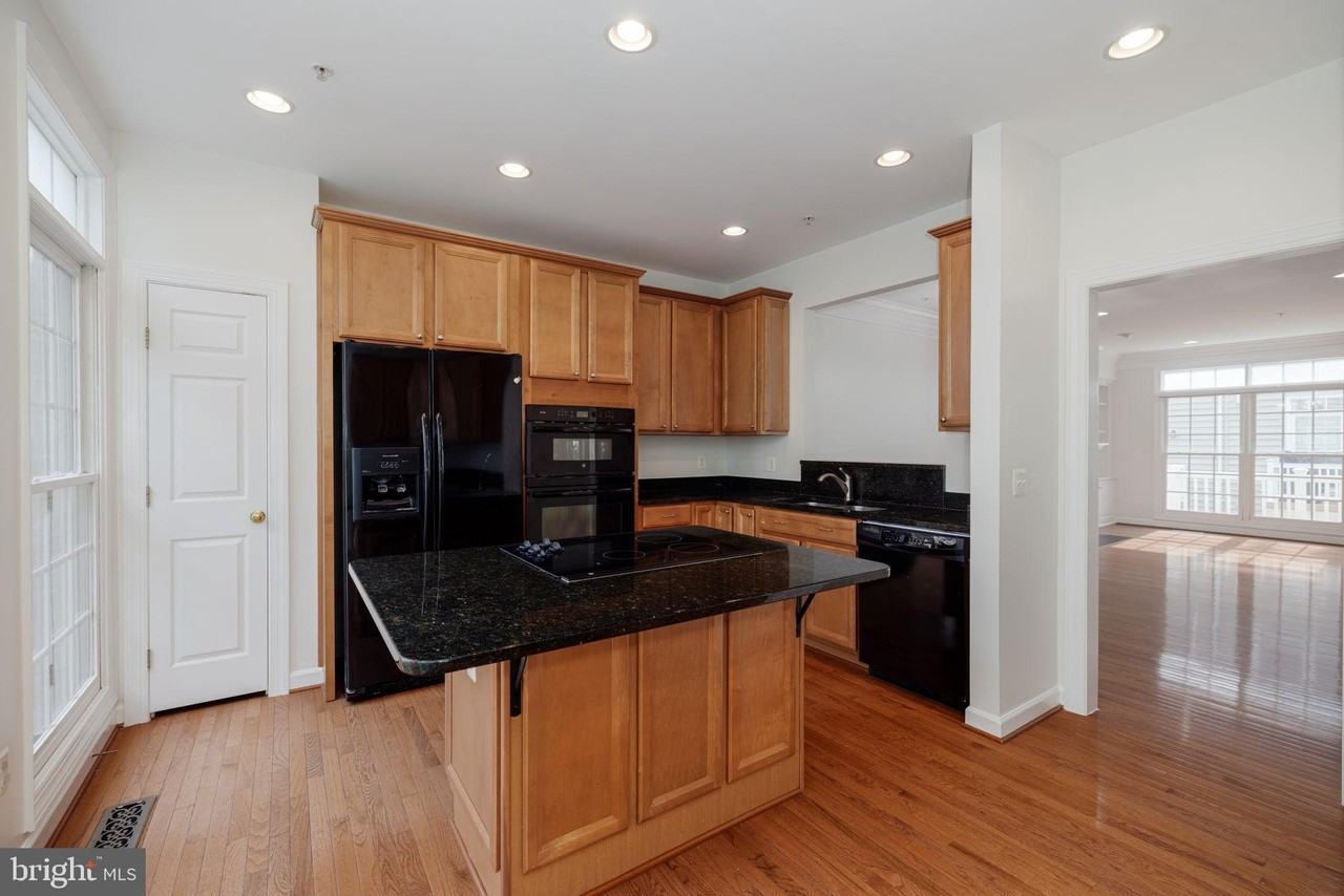 5180 Brawner Pl - Photo 4 of 50