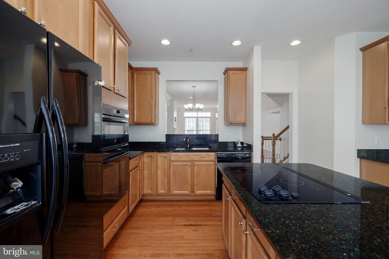 5180 Brawner Pl - Photo 7 of 50