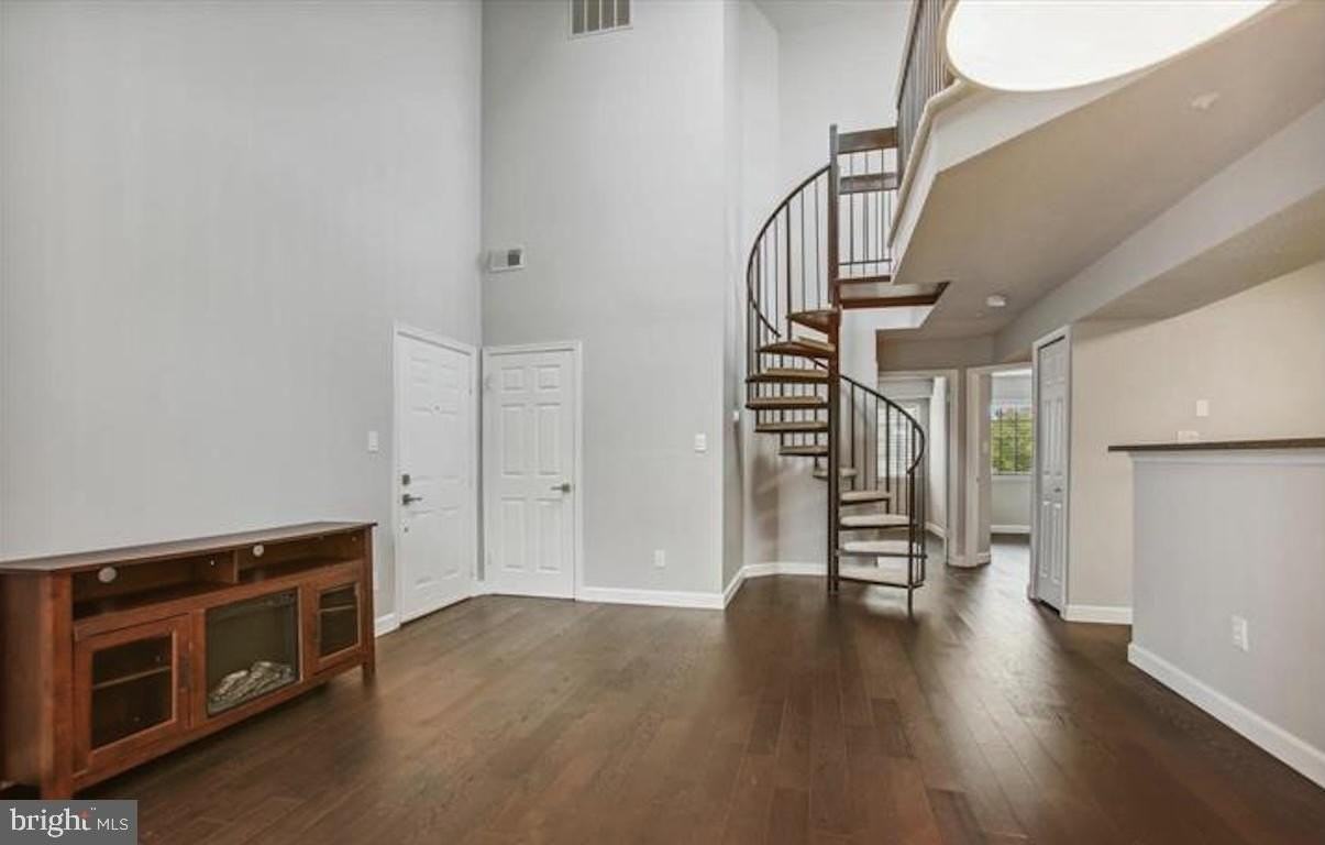 7012 Irwell Ln #14F - Photo 3 of 17