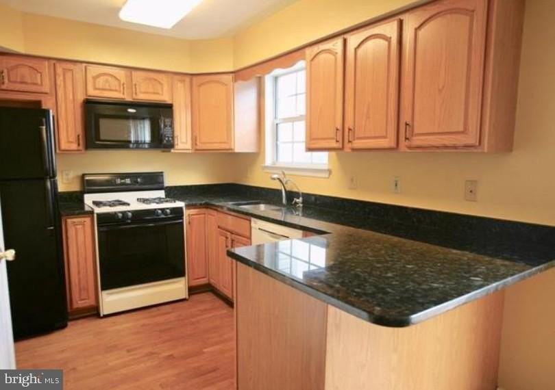6854 Signature Cir - Photo 5 of 16
