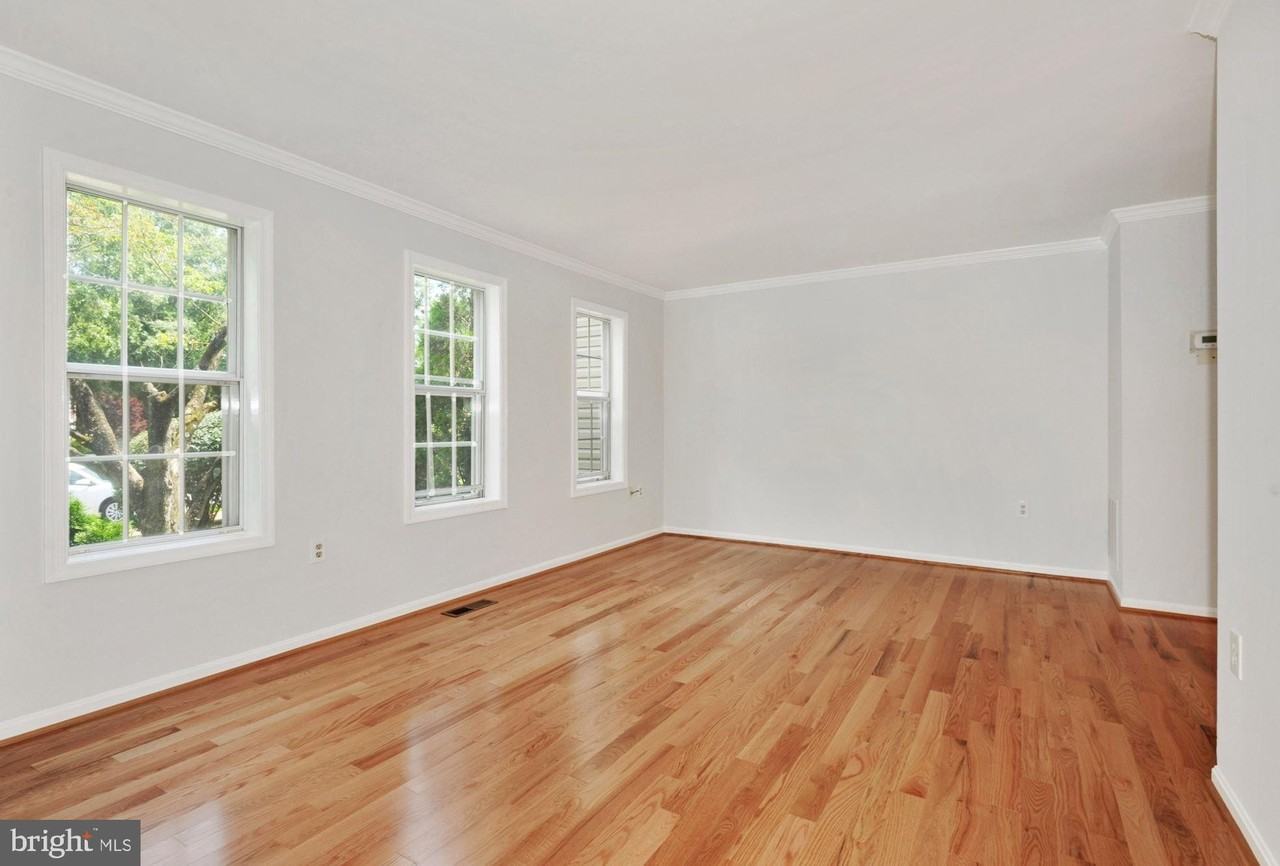 11951 Sentinel Point Ct - Photo 3 of 42
