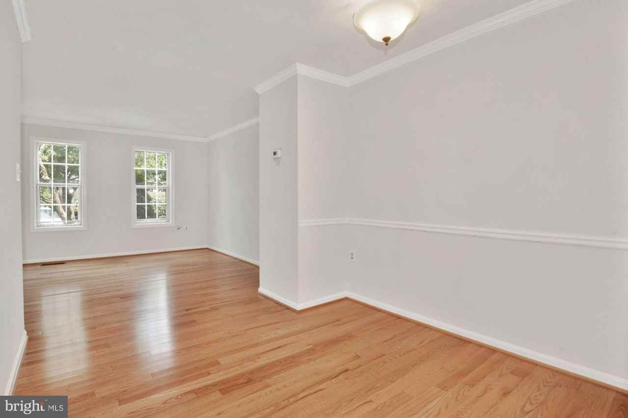 11951 Sentinel Point Ct - Photo 5 of 42