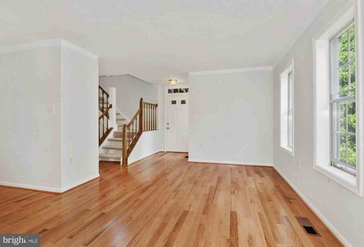 11951 Sentinel Point Ct - Photo 7 of 42