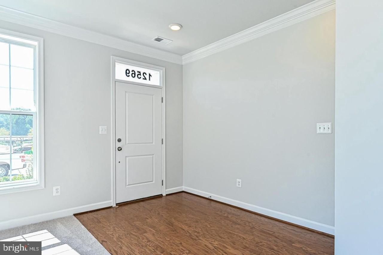 12569 Todd Ln - Photo 3 of 43