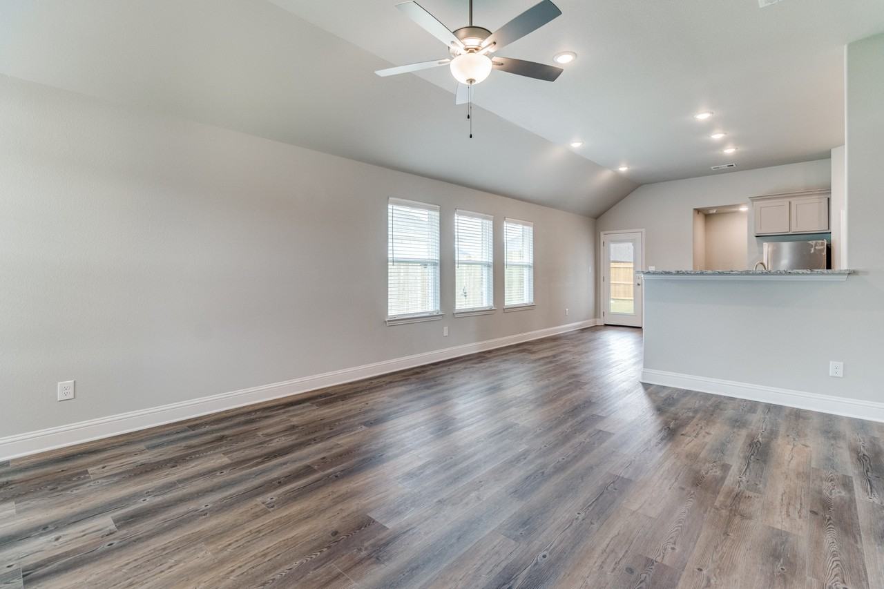 2810 Clover Dr #1 - Photo 4 of 21